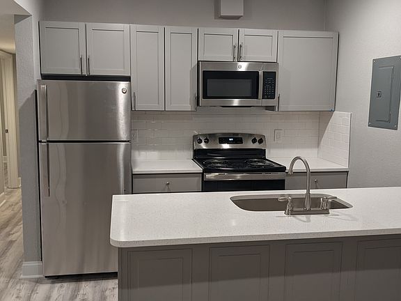 2nd image of 3511 Forest Ave #306