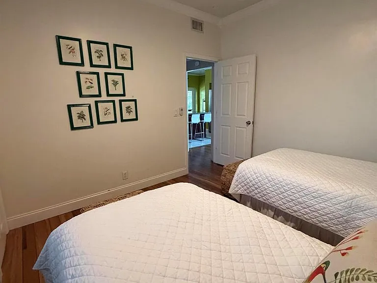 515 Ardmore Rd — Photo 17