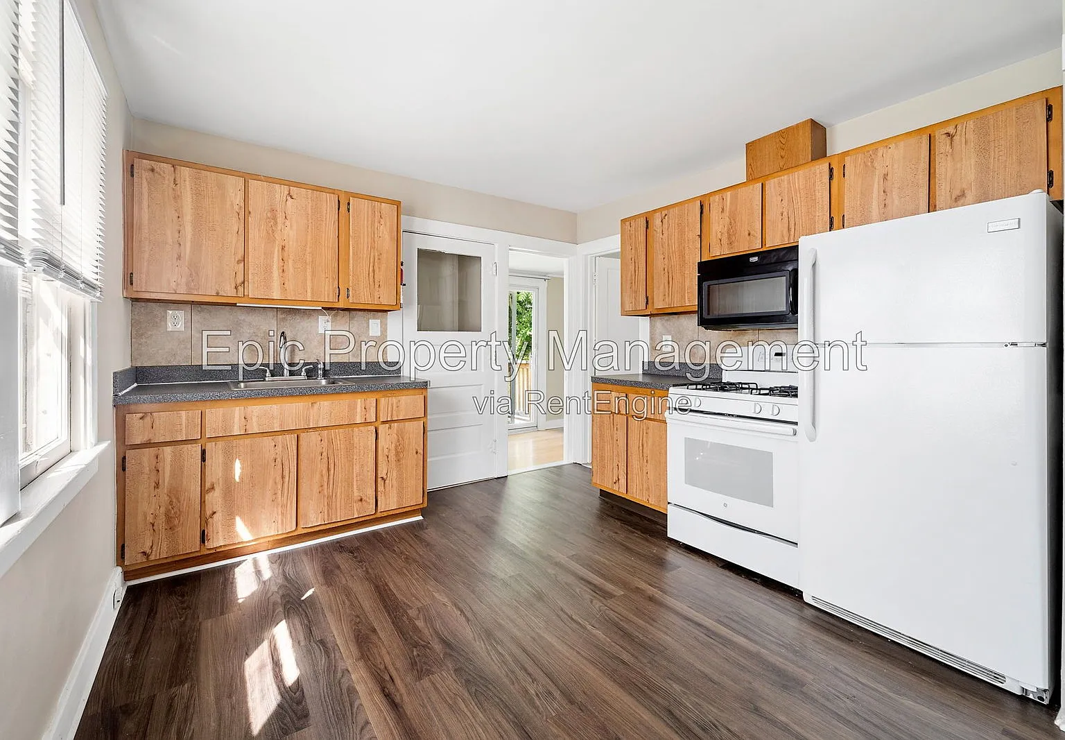 2 bed, 1.0 bath, $1,645 — Photo 3