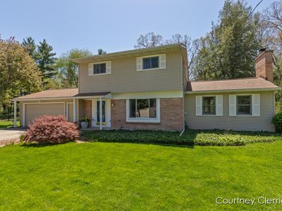 4775 Brookgate Dr NW, Comstock Park, MI, 49321