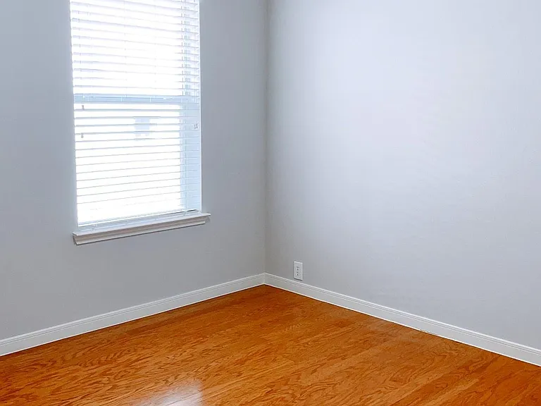 2910 Sandleigh Dr — Photo 17