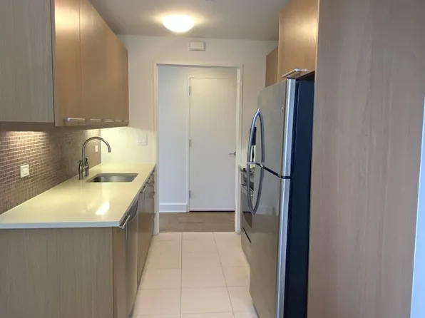 400 West 63rd Street image 3 of 15