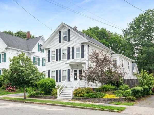 30 Oakland St #2, Newburyport, MA 01950