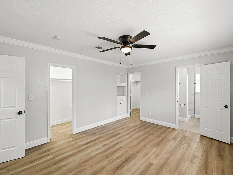 1310 Burning Tree Rd — Photo 25