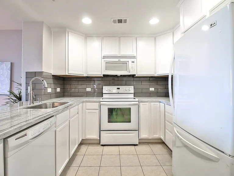 809 Auzerais Ave #308 — Photo 6
