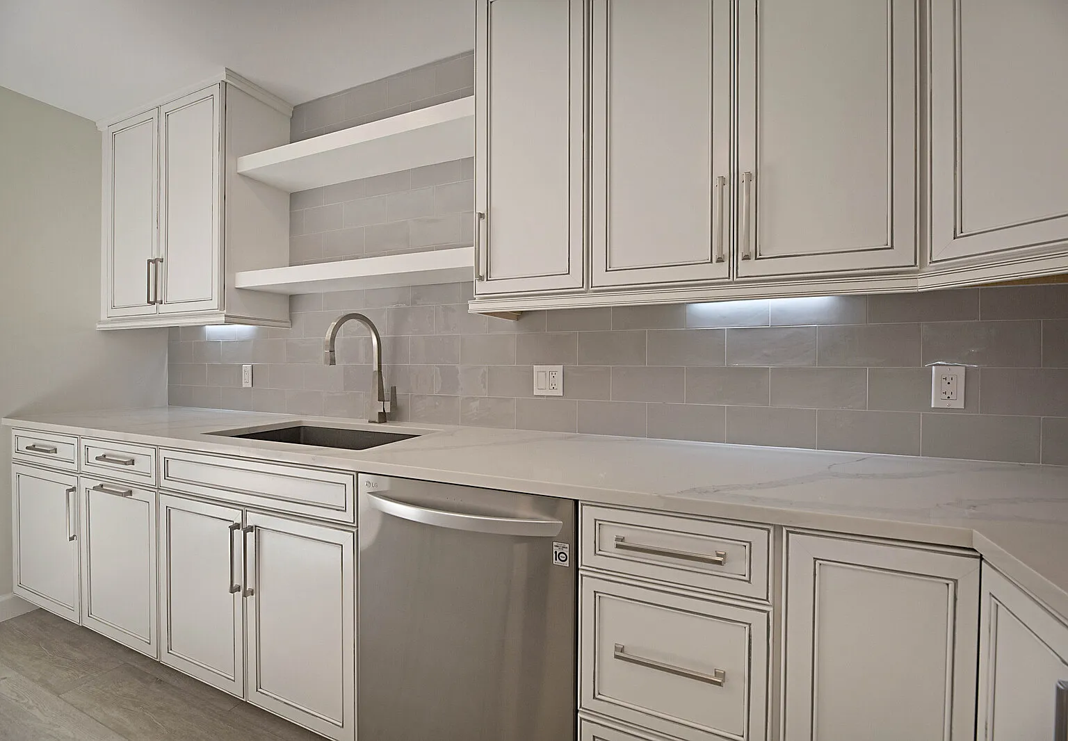 2 bed, 2.5 bath, 1708 sqft, $4,000 — Photo 4