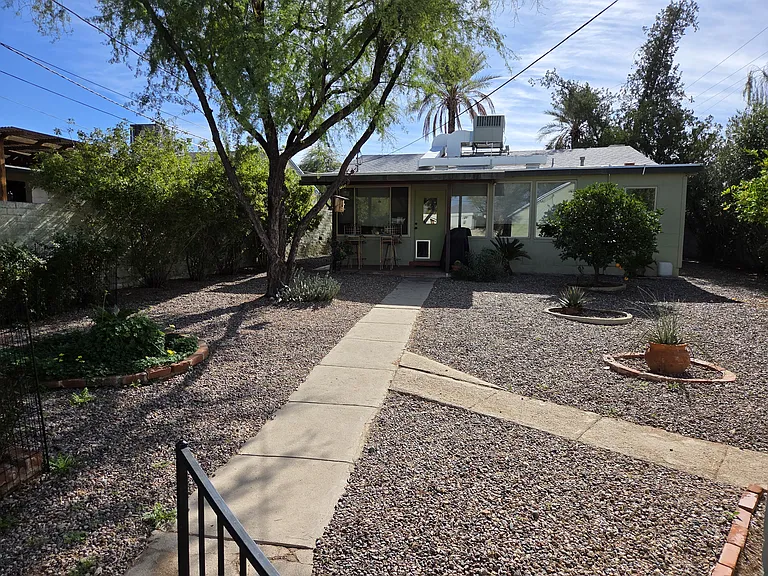 2501 E Drachman St — Photo 32