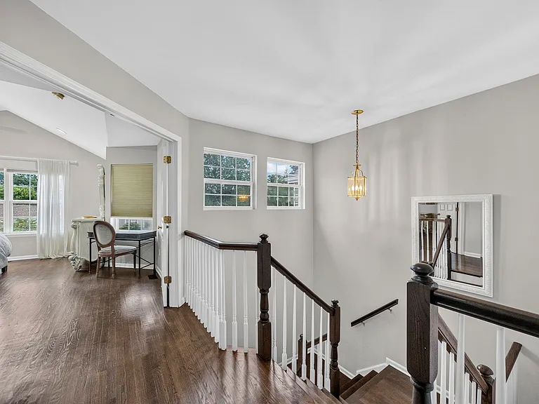 8 Sycamore Ln — Photo 25