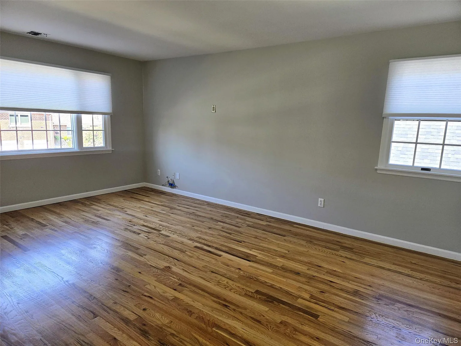 2 bed, 2.0 bath, 844 sqft, $3,000 — Photo 2