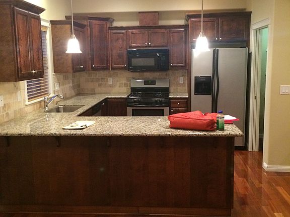 Full Gourmet Kitchen with Granite