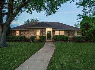 1915 Espinosa Dr, Carrollton, TX 75010