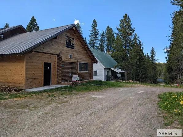 42774279 Gooding St, Island Park, ID 83429