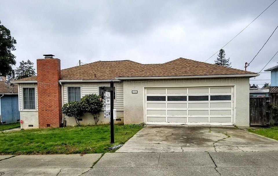 1st image of 23941 Mayville Dr