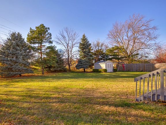 3rd image of 9440 Kingman Dr