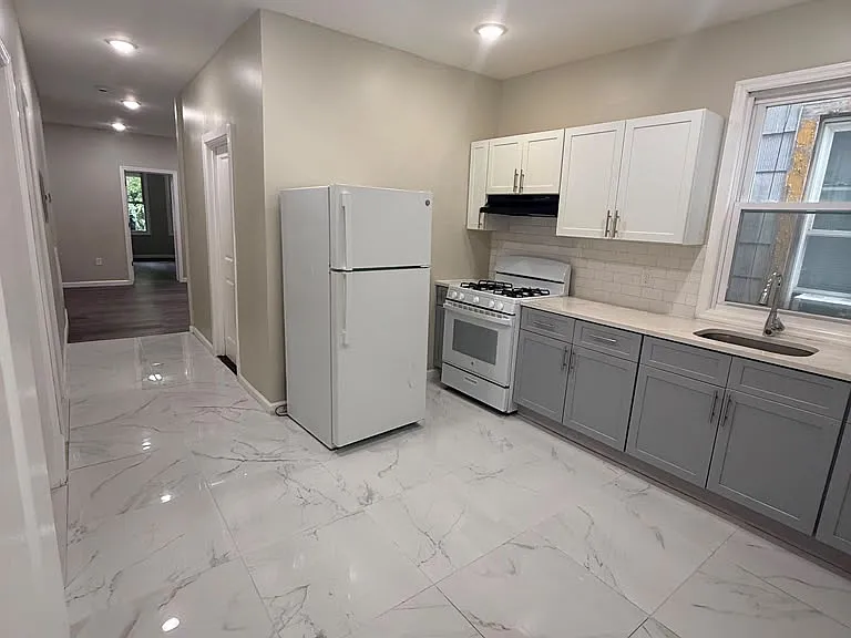 164 Seymour Ave #1 — Photo 6