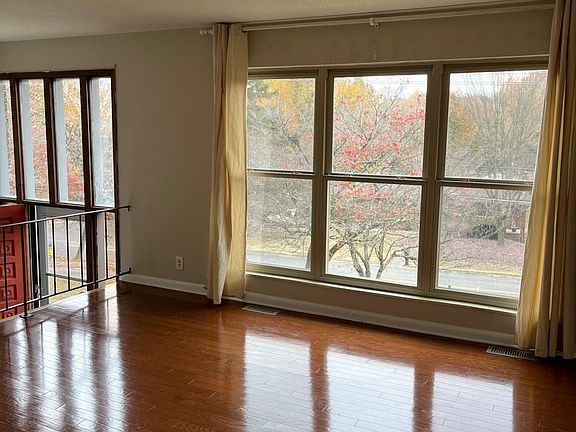 3rd image of 8001 NW Bennington Dr #9