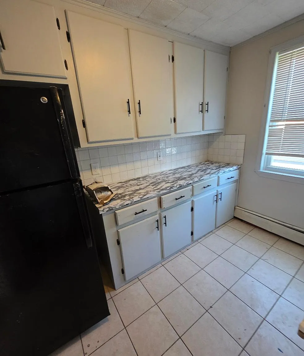 3 bed, 1400 sqft, $1,735 — Photo 2