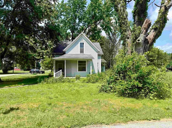 210 W Lake St, Laketon, IN 46943
