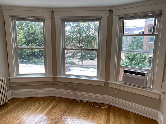 Bay windows in bedroom