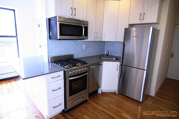 Rented by aptsandlofts.com | media 22