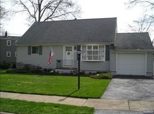 18 Ivanhoe Ter, Bloomfield, NJ 07003