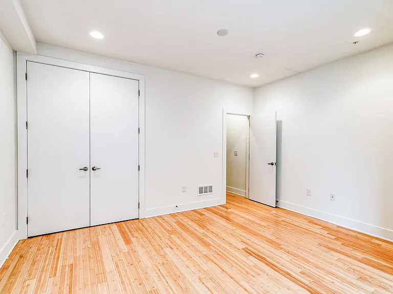 919 N 5th St #13 — Photo 14