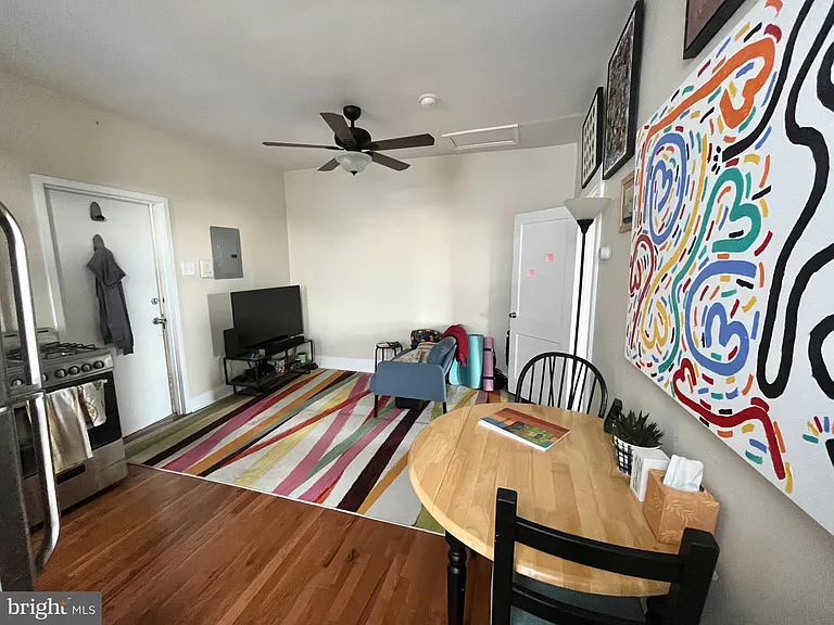 2938 W Oxford St #2R — Photo 6