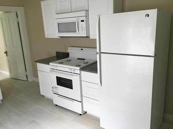 Roomy kitchen