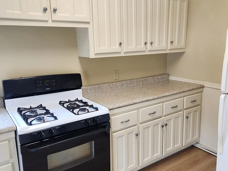 411 S 17th St #2 — Photo 3