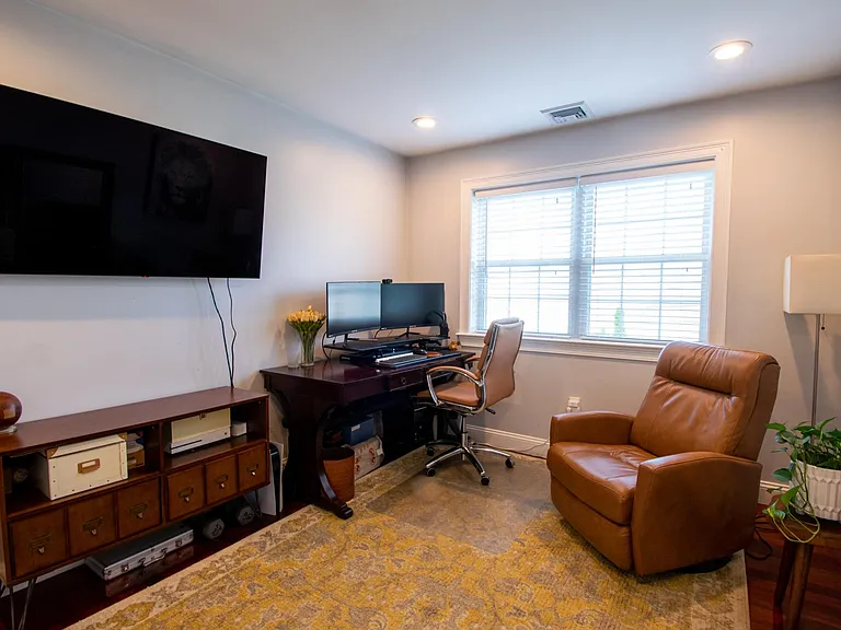 39 Fenton St #5 — Photo 7