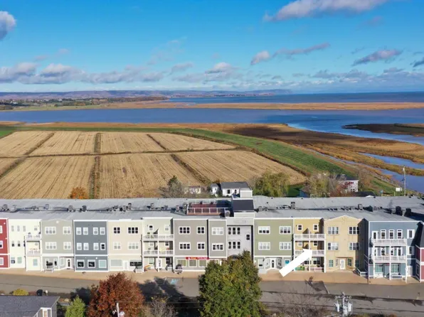 24 Harbourside Dr Unit 204, Wolfville, NS B4P 2C1