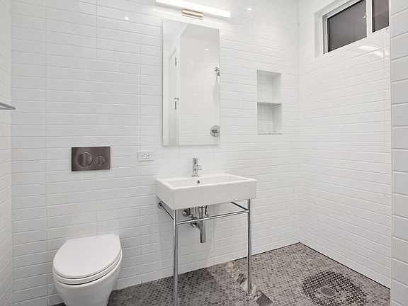 4th image of 244 E 86th St APT 31