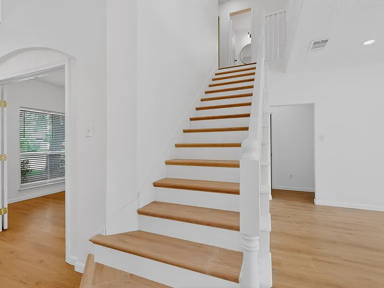 7807 Kristina Dr — Photo 1