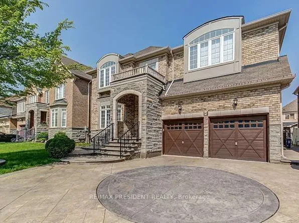 4 Cairnburg Dr, Brampton, ON L6P 1X3