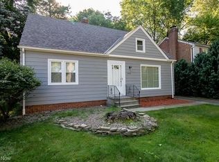 843 Roland Rd, Lyndhurst, OH 44124