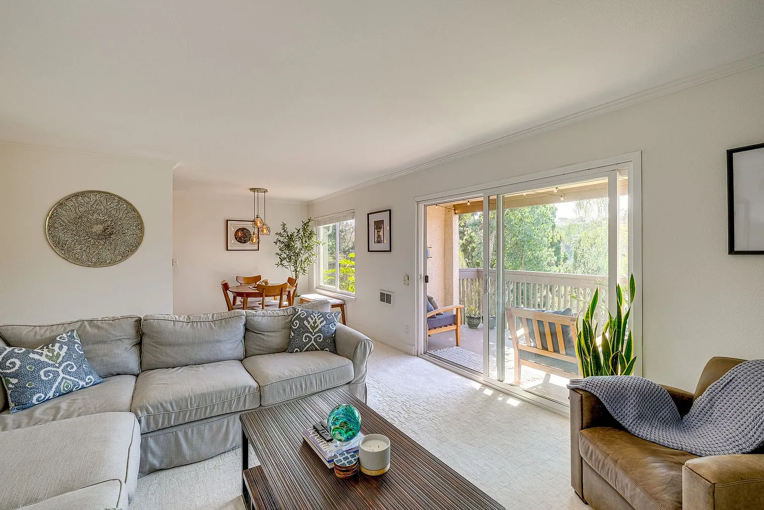 1 bed, 1.0 bath, 688 sqft, $4,432 — Photo 1