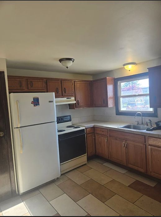 1st image of 582 Spinnaker Ln