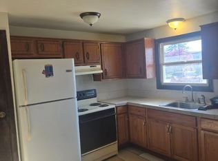 582 Spinnaker Ln, Green Bay, WI 54302