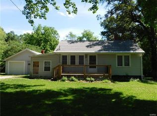 510 W Kinkead Rd, Hillsboro, IL 62049