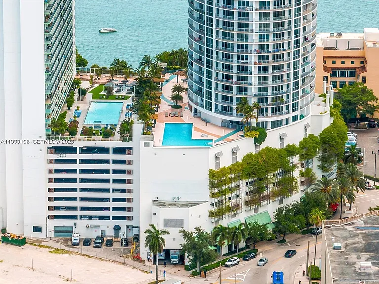 1750 N Bayshore Dr #2401 — Photo 31