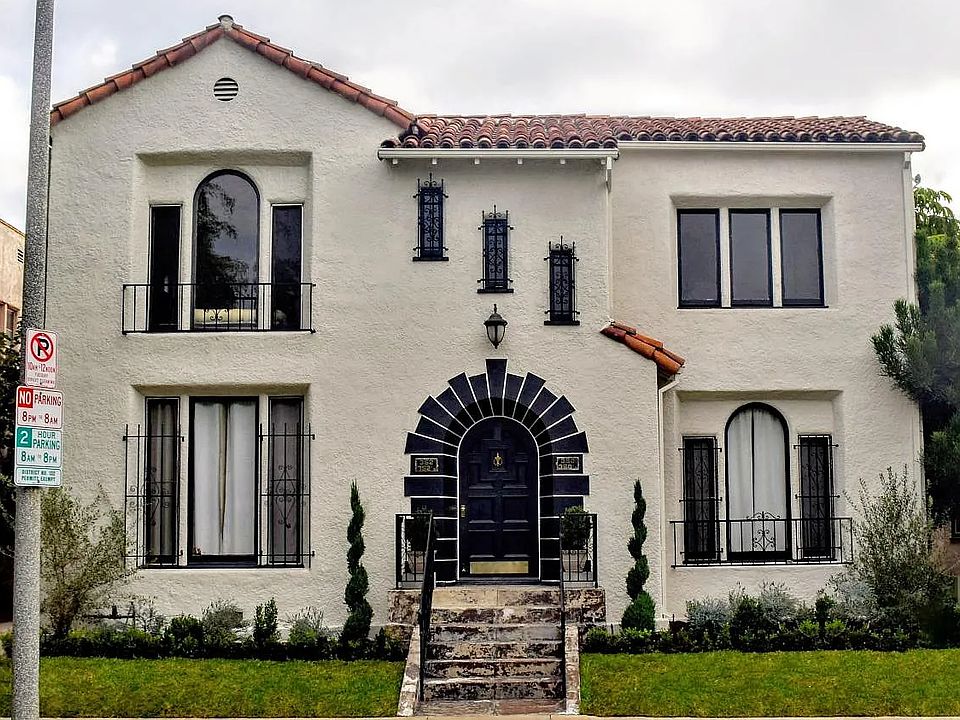 1st image of 352 1/2 N Sierra Bonita Ave #352-1/2