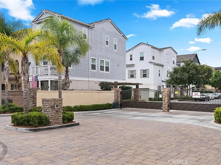 710 W Tribella Ct — Photo 33