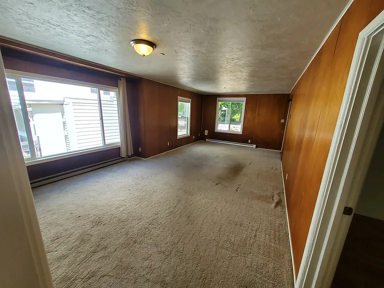 1250 NW Van Buren Ave — Photo 6
