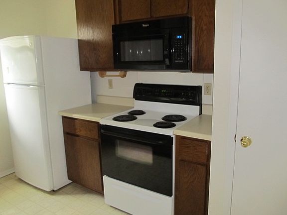 2nd image of 2004 Nimitz Dr