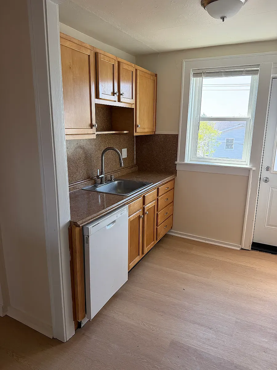 Building Photo - 1170 Kenmore Ave #3