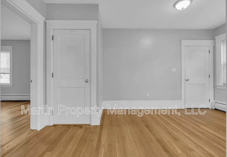 6 Stirling St #1 — Photo 3