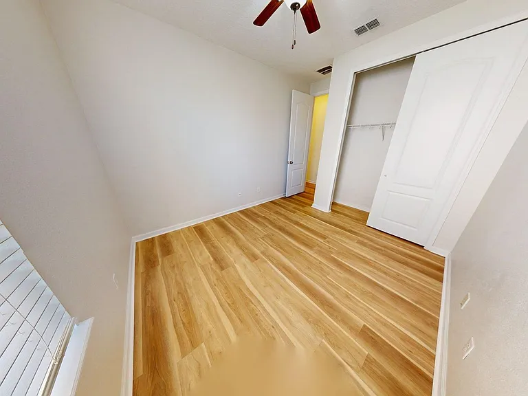 15707 Lexington Park Blvd — Photo 30