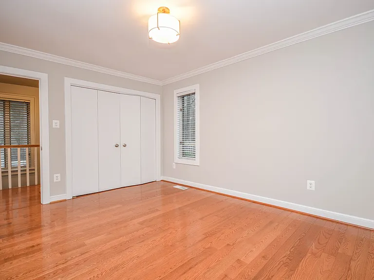 9108 Weant Dr — Photo 32