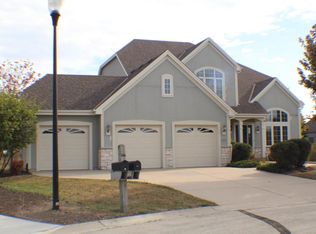 6000 Trefoil Crk, Racine, WI 53406