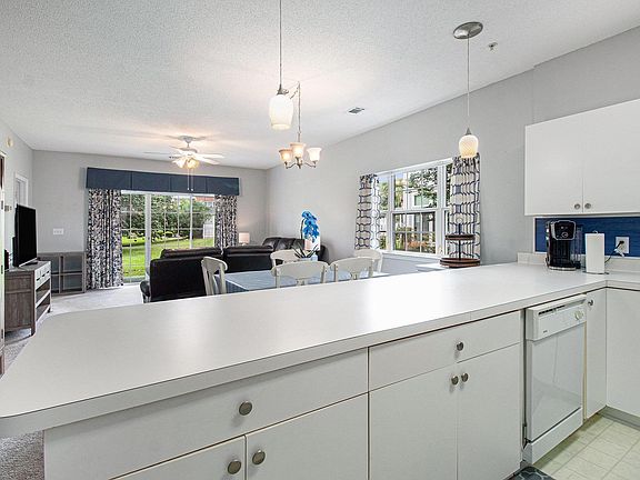 3rd image of 3951 Gladiola Ct. #104